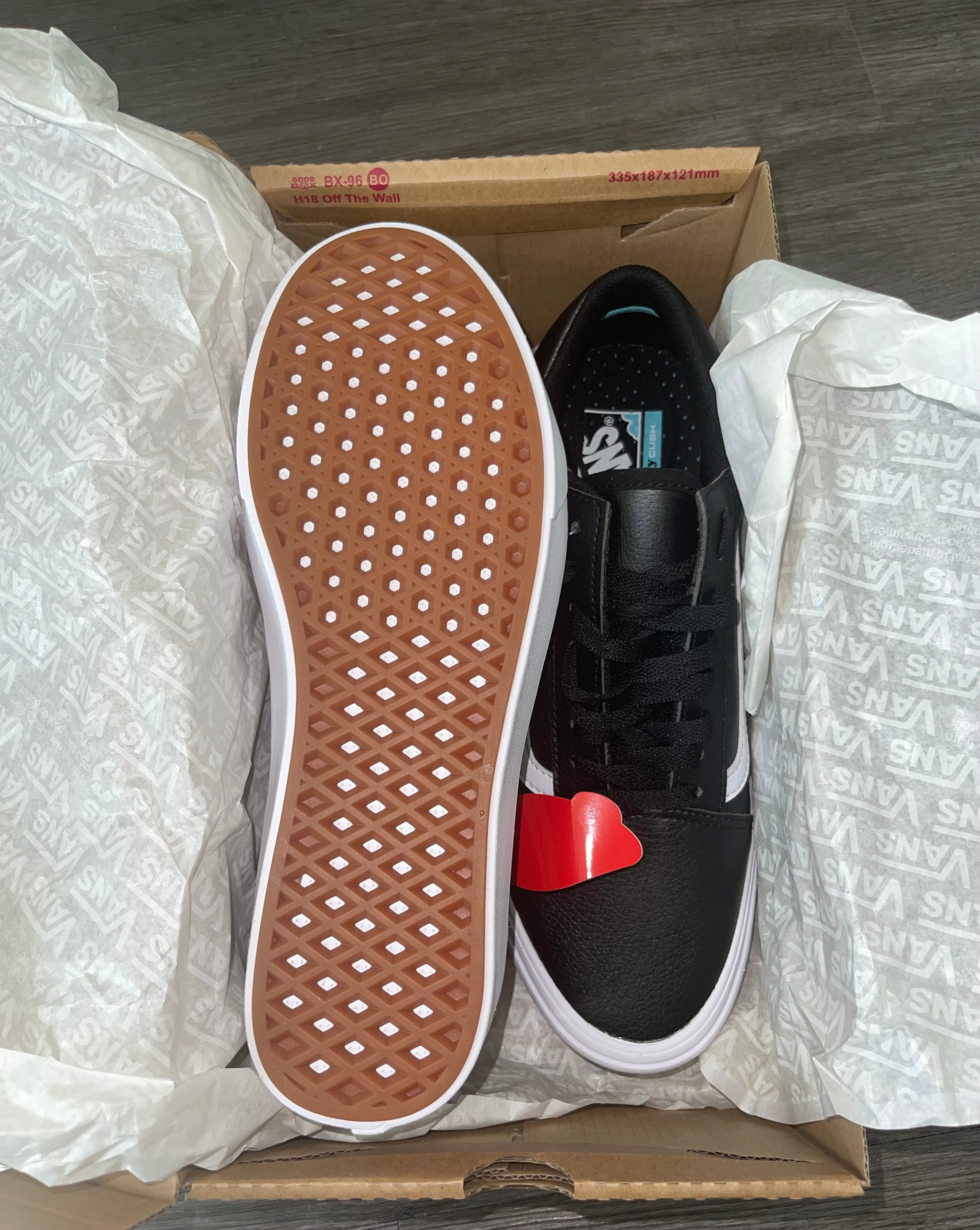 Comfy-Cush Vans Classic Tumbled Leather