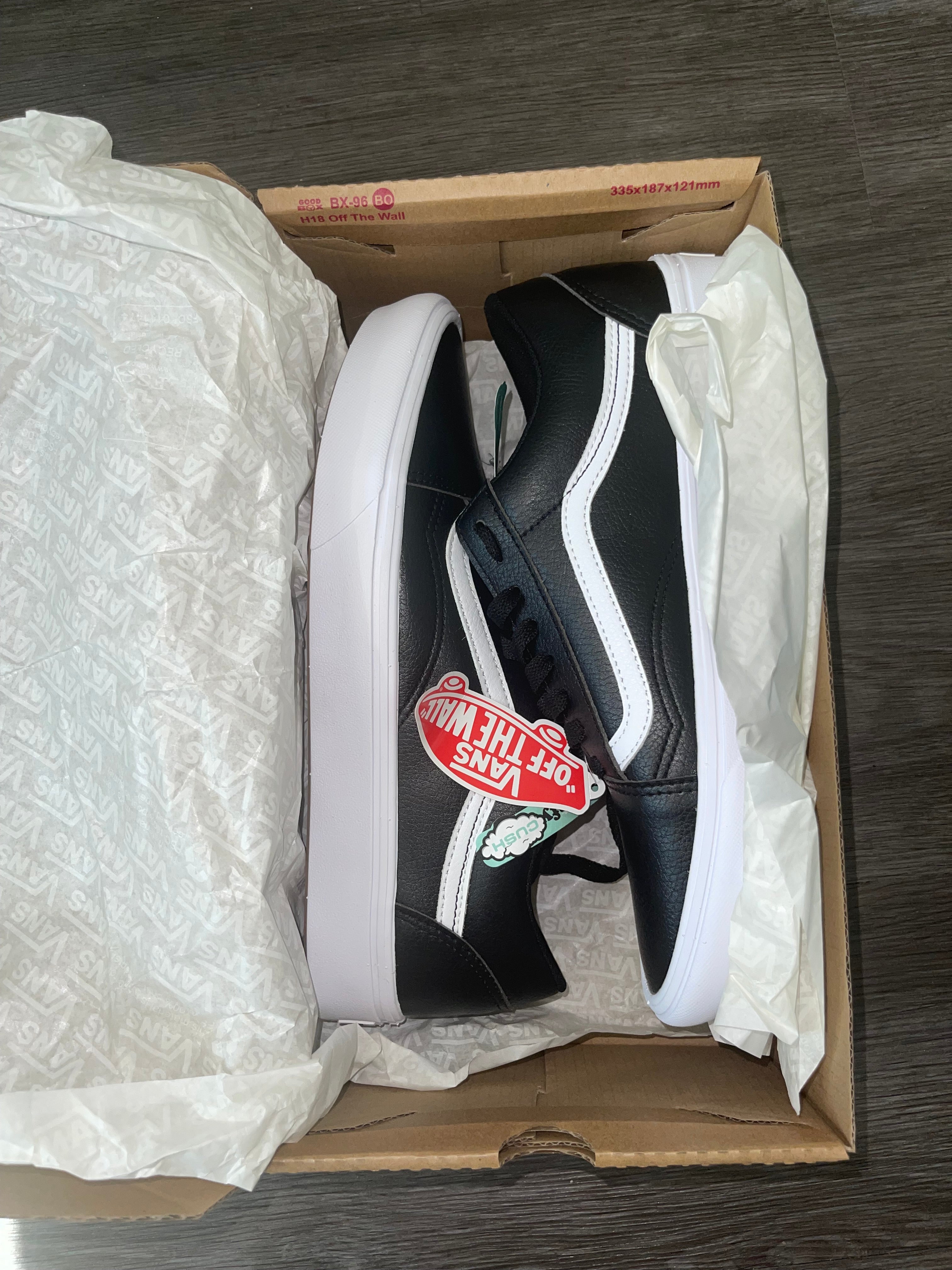 Comfy-Cush Vans Classic Tumbled Leather